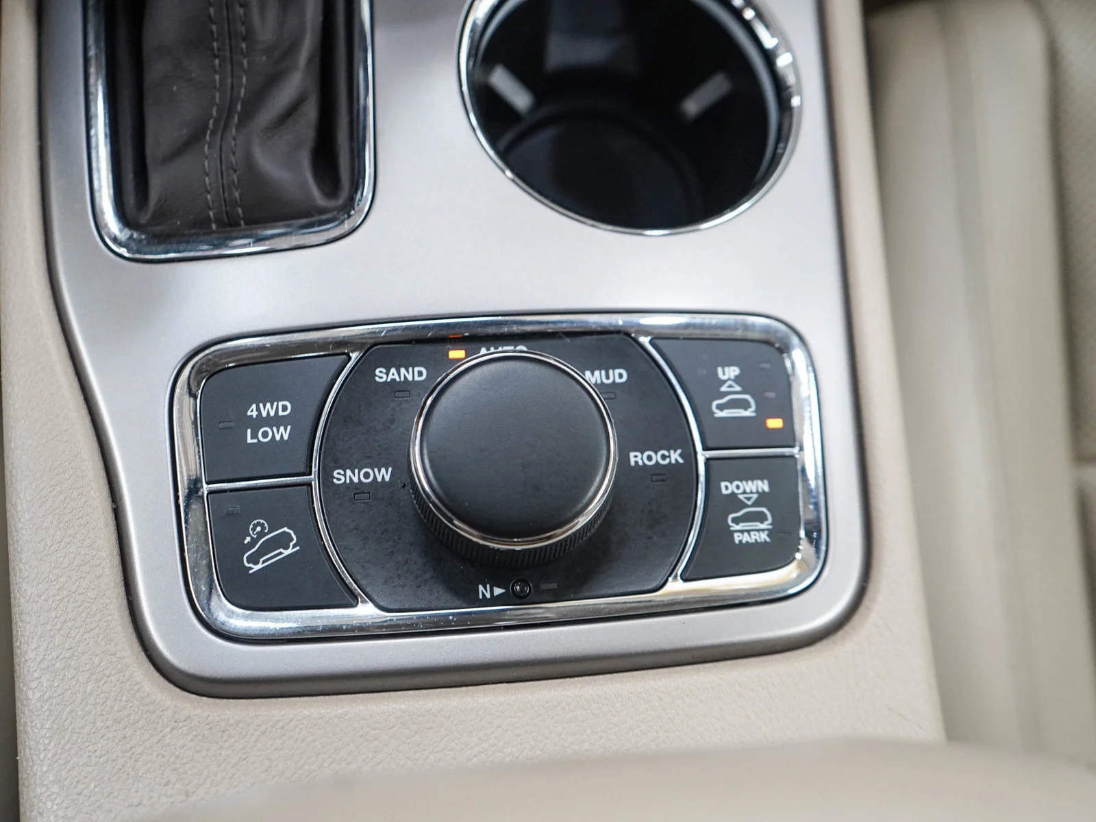Used 2021 Ivory 3-Coat Jeep Overland image 24