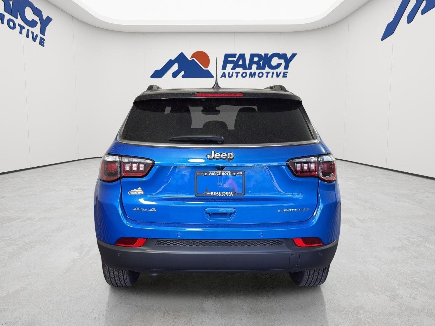 New 2026 Hydro Blue Pearl-Coat Exterior Paint Jeep Limited image 5