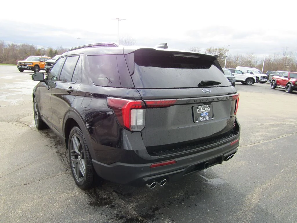 New 2026 Agate Black Metallic Ford ST image 3