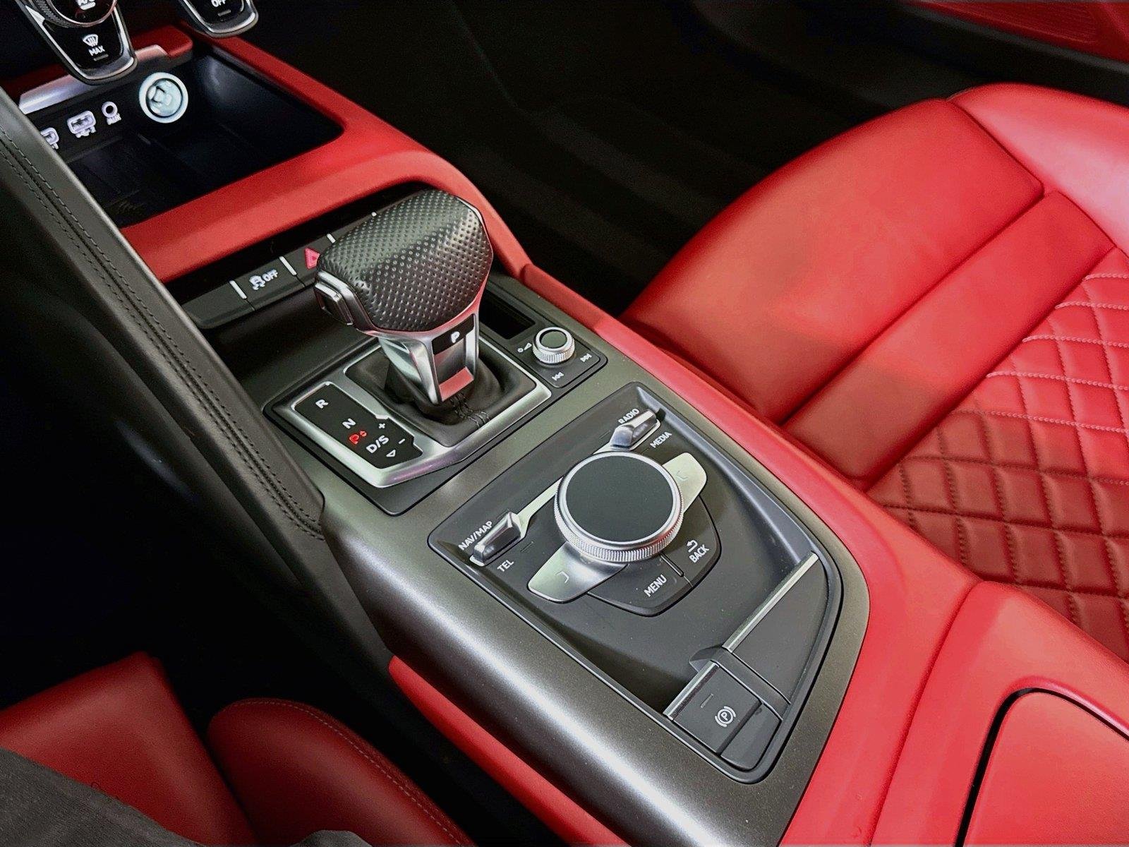 Used 2021 Suzuka Gray Metallic Audi 5.2 V10 | Carbon Ext Pkg | Diamond Stitched Int | Premium Pkg image 19