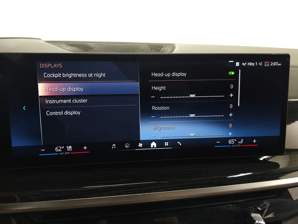 Used 2025 White BMW xDrive40i image 24