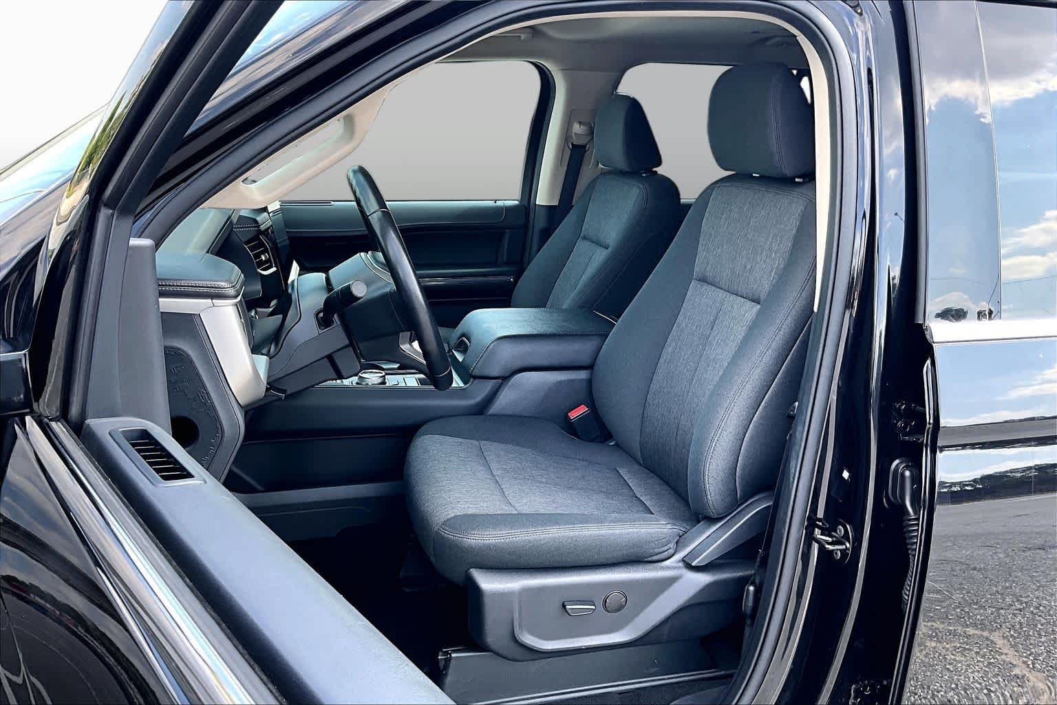 Used 2024 Agate Black Metallic Ford XLT image 8