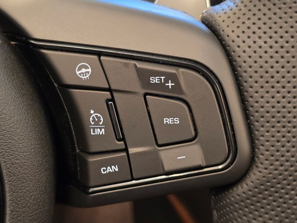 2024 Jaguar F-Type R75 - Photo 15