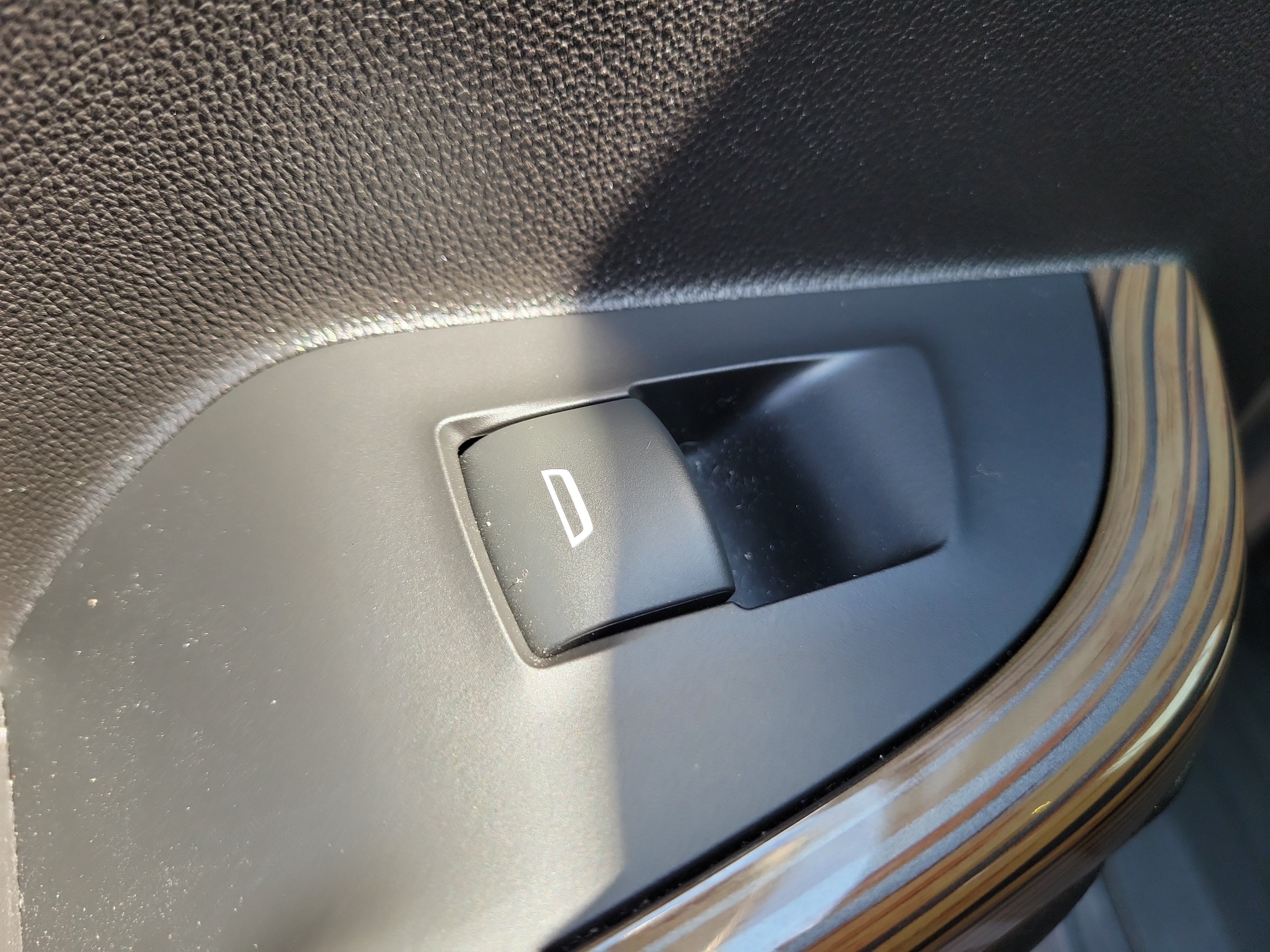 Used 2023 Sterling Metallic GMC SLE image 16