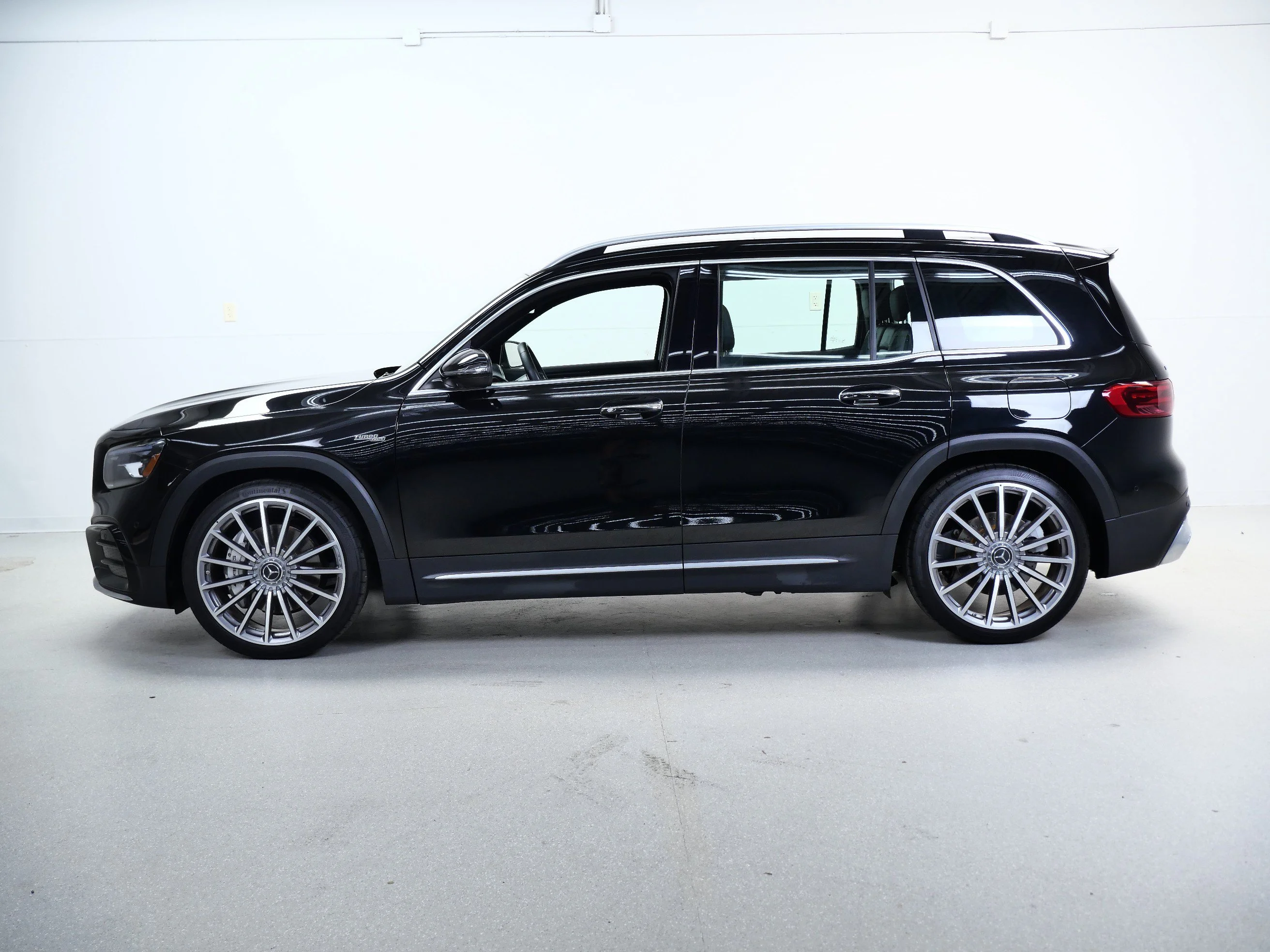 Used 2024 Cosmos Black Metallic Mercedes-Benz AMG® GLB 35 4MATIC SUV image 10