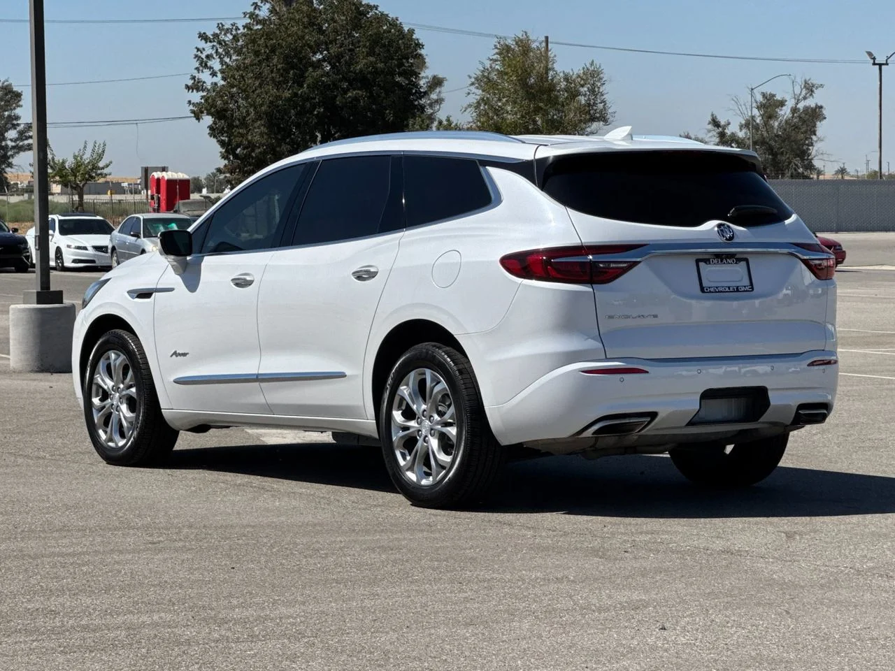 Used 2021 WHITE FROST TRICOAT Buick Avenir image 46