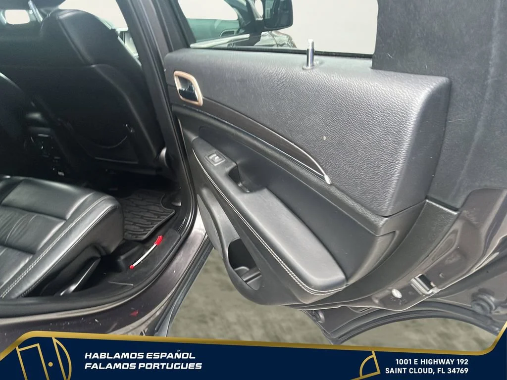 Used 2015  Jeep Limited image 24