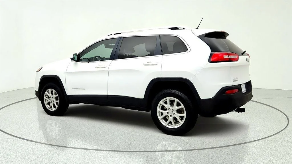 Used 2014 Bright White Clearcoat Jeep 4WD 4dr Latitude w/ 8.4