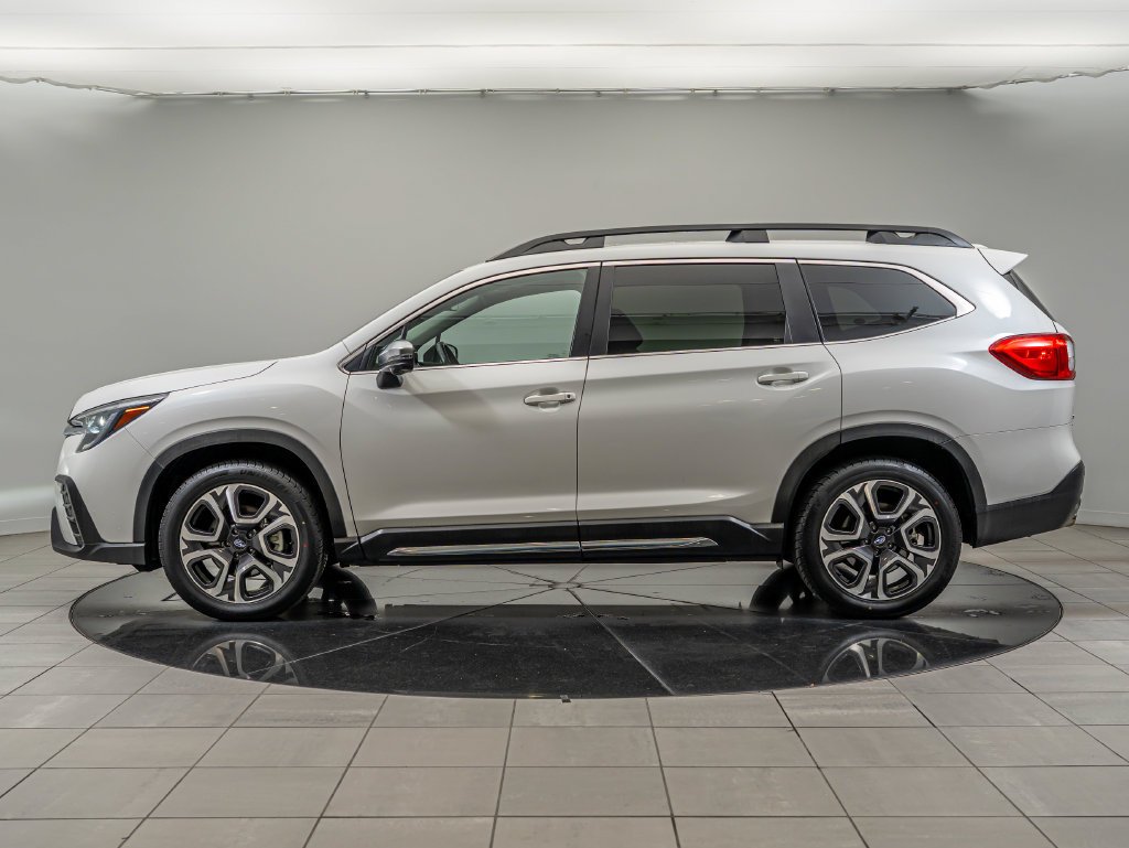 Used 2023 Crystal White Pearl Subaru Limited image 8