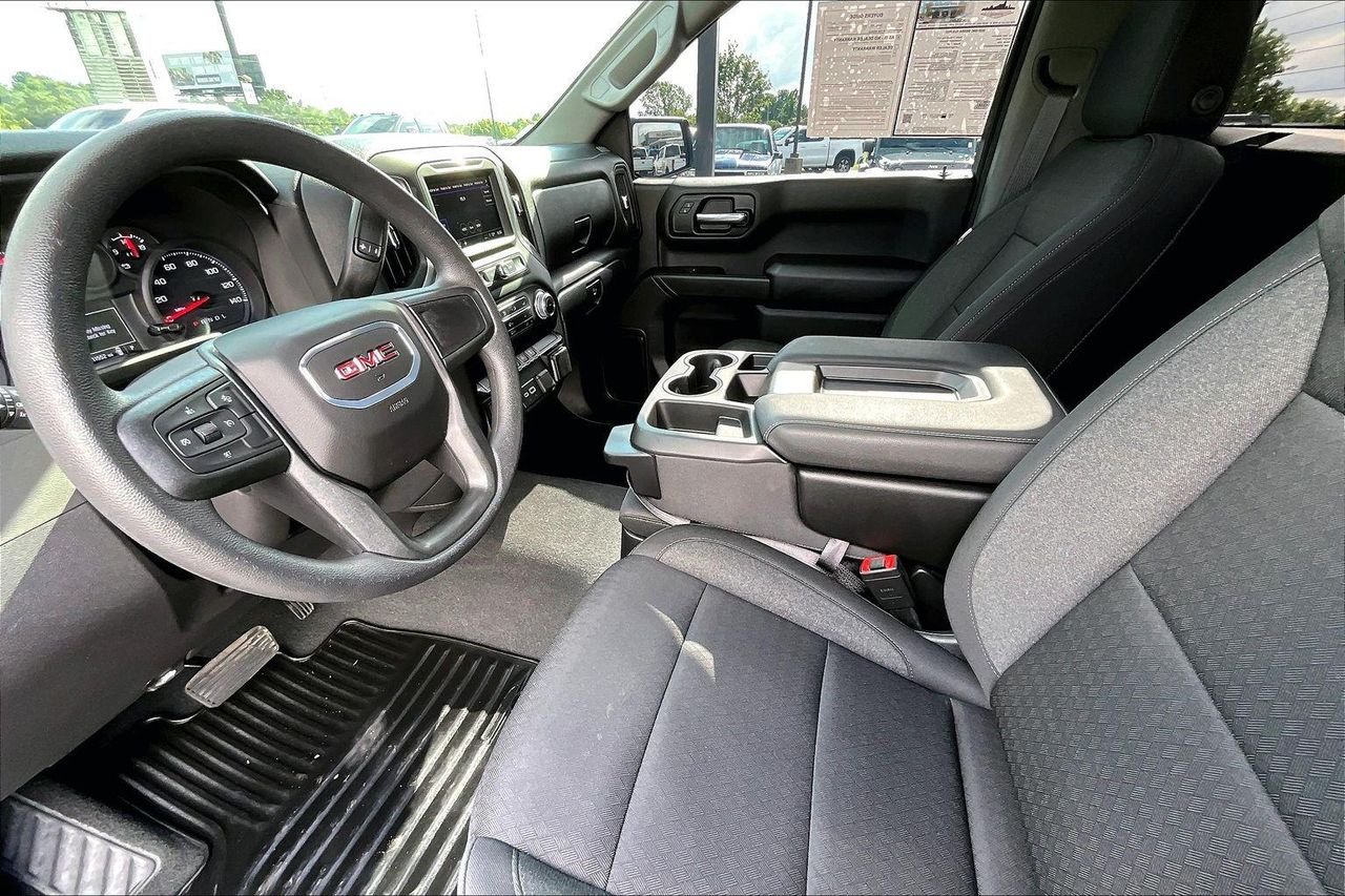 Used 2025 Onyx Black GMC 4WD Regular Cab Standard Box Pro image 10