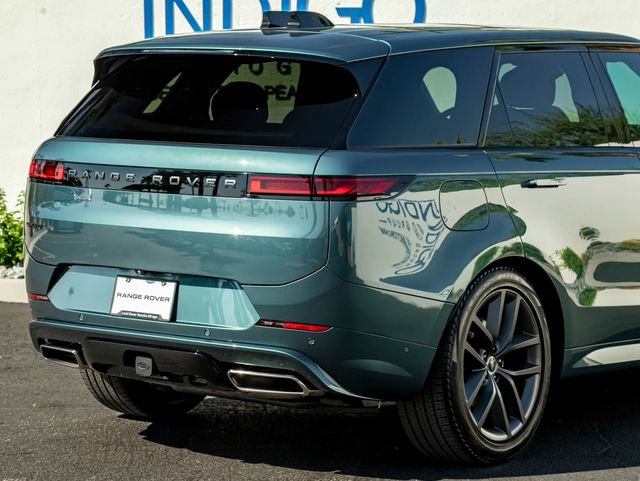 Certified Used 2024 Giola Green Metallic Land Rover Dynamic SE image 7