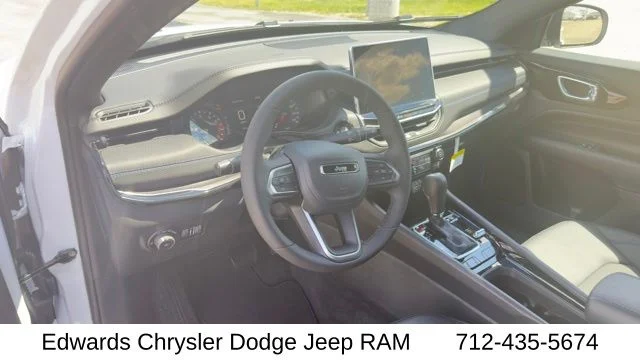 New 2026 White Jeep Latitude image 14