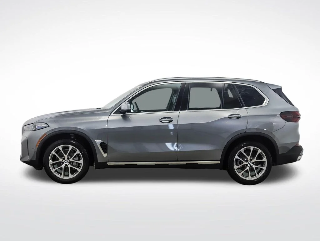 Used 2026 BMW X5 40i with VIN 5UX23EU05T9297076 for sale in Minneapolis, Minnesota