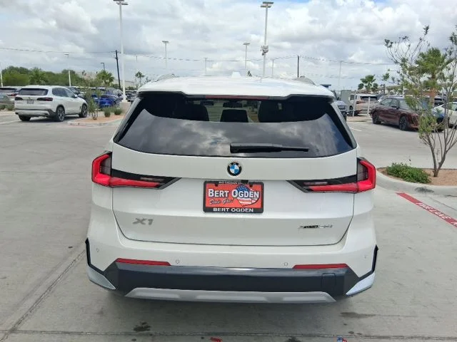 New 2026 Mineral White Metallic BMW xDrive28i image 5