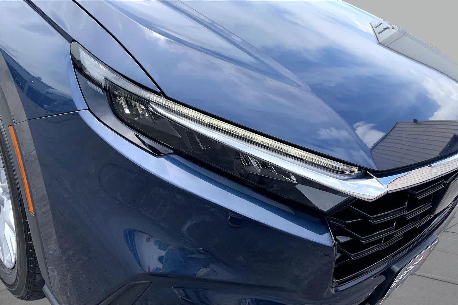 Used 2025 Canyon River Blue Metallic Honda EX image 28