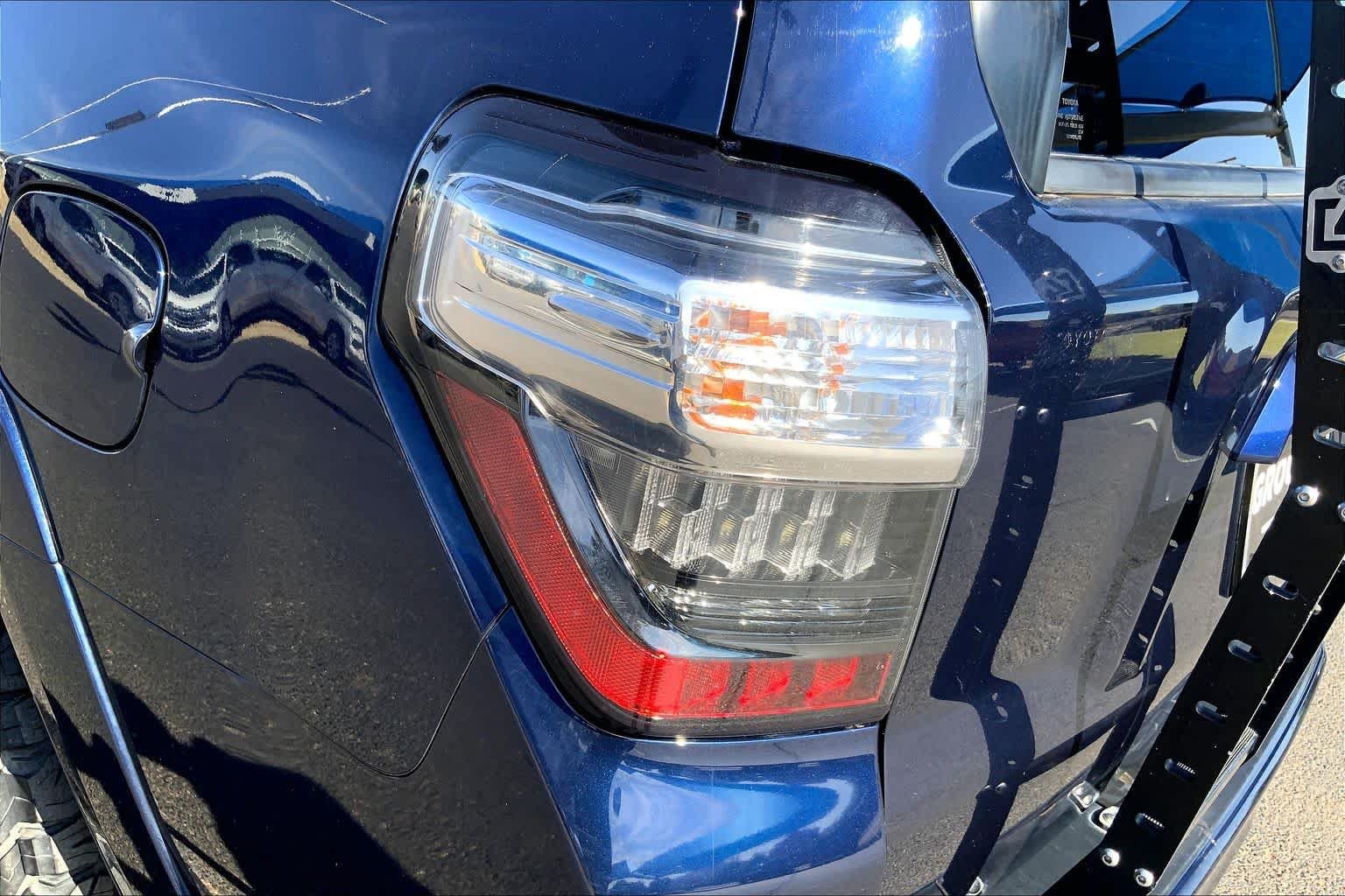 Used 2018 Nautical Blue Metallic Toyota SR5 Premium image 29