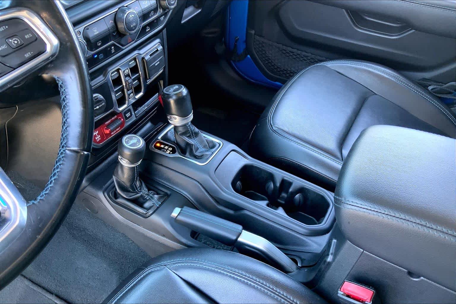 Used 2022 Hydro Blue Pearlcoat Jeep Unlimited Rubicon image 17