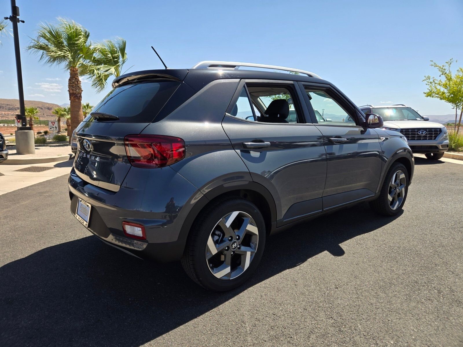 Certified Used 2025 Gray Hyundai Limited image 4