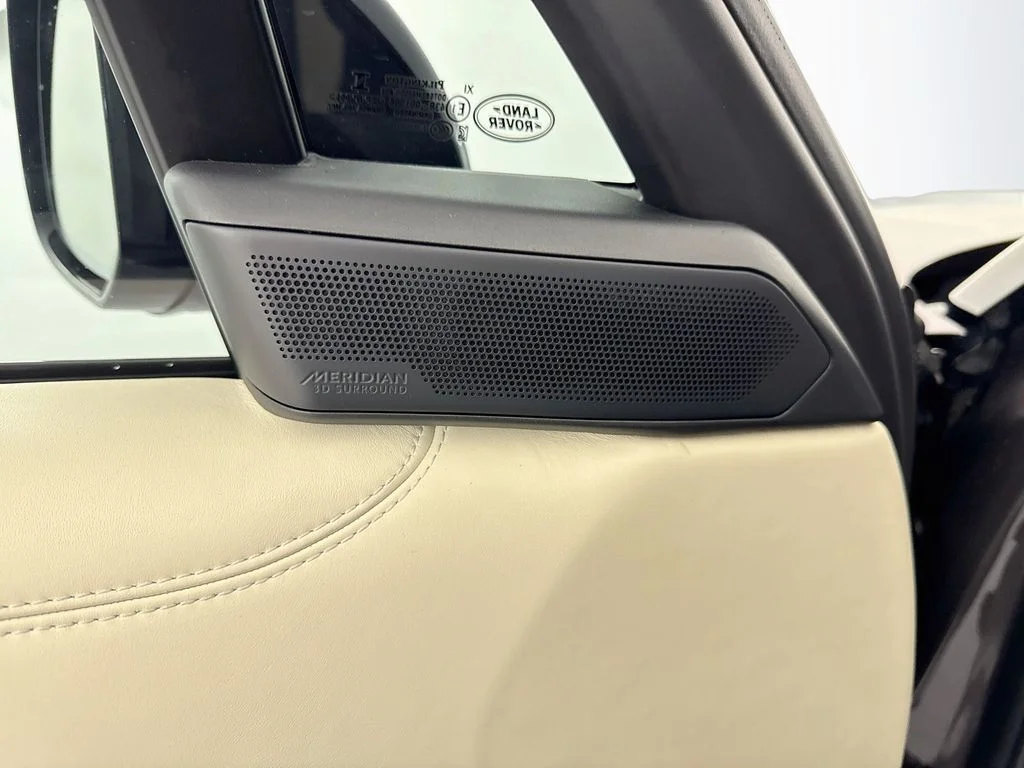 Used 2022 Gray Land Rover SE image 19