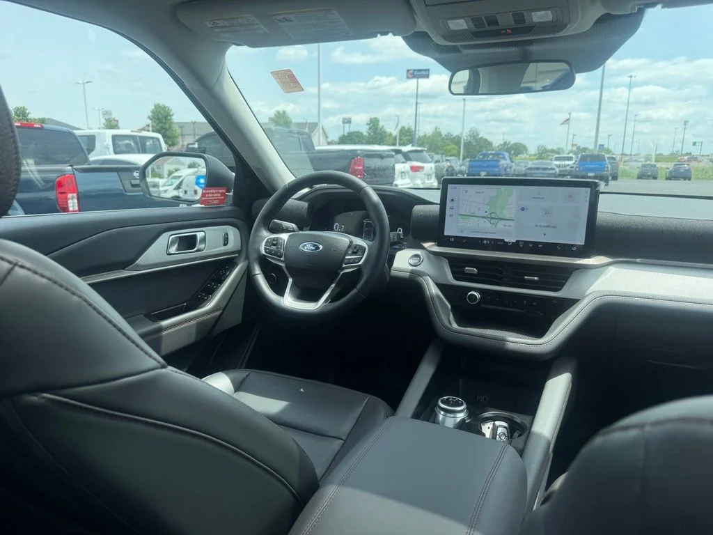 New 2026 Space White Metallic Ford Active image 43