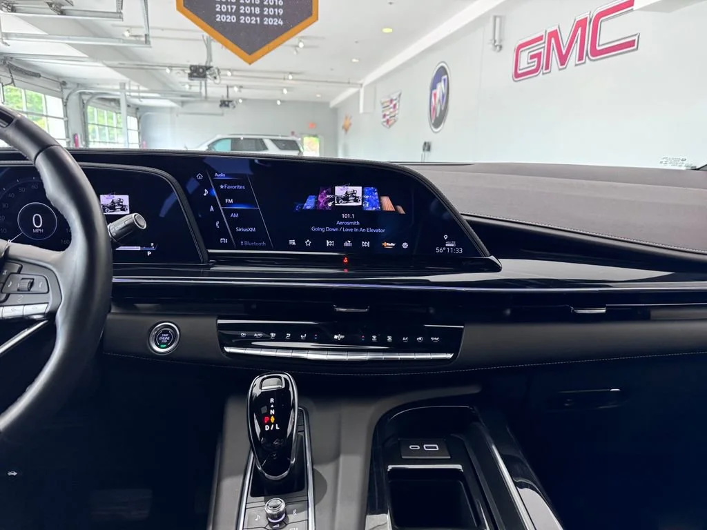 Used 2024 Crystal White Tricoat Cadillac Sport image 22