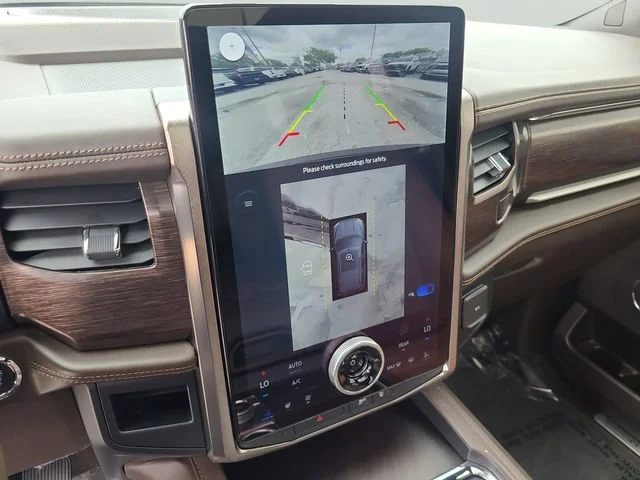Used 2022  Ford King Ranch image 29