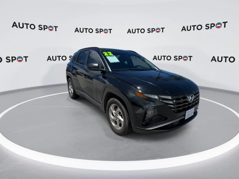 Used 2022 Black Hyundai SEL image 5