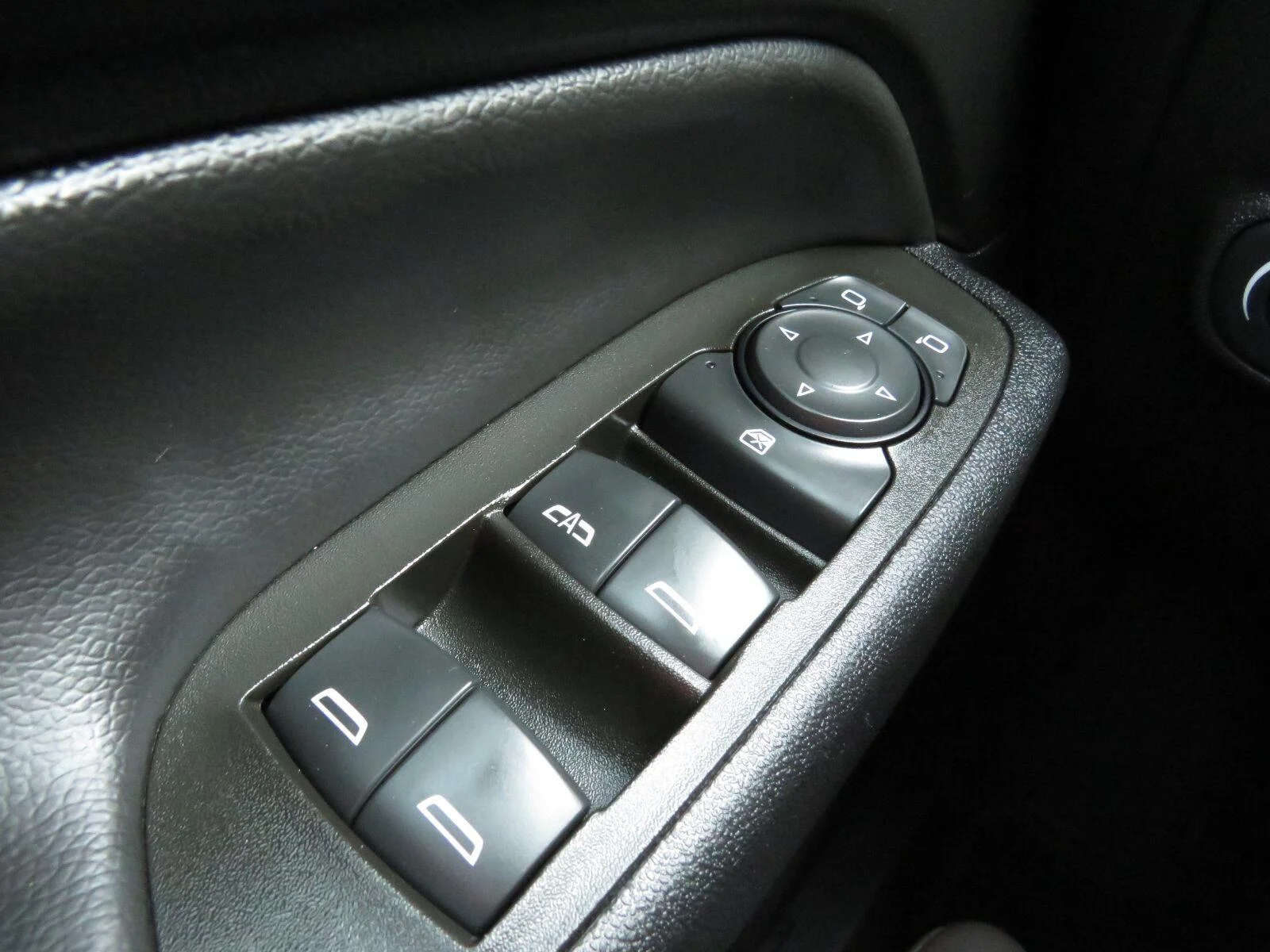 Used 2023 Mosaic Black Metallic Chevrolet LT image 33