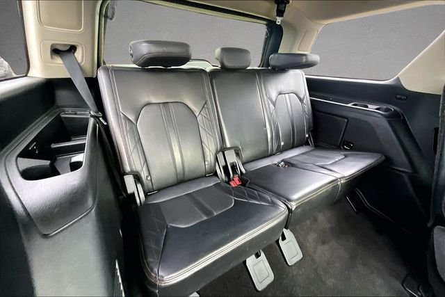 Used 2019 Black Ford Platinum image 26