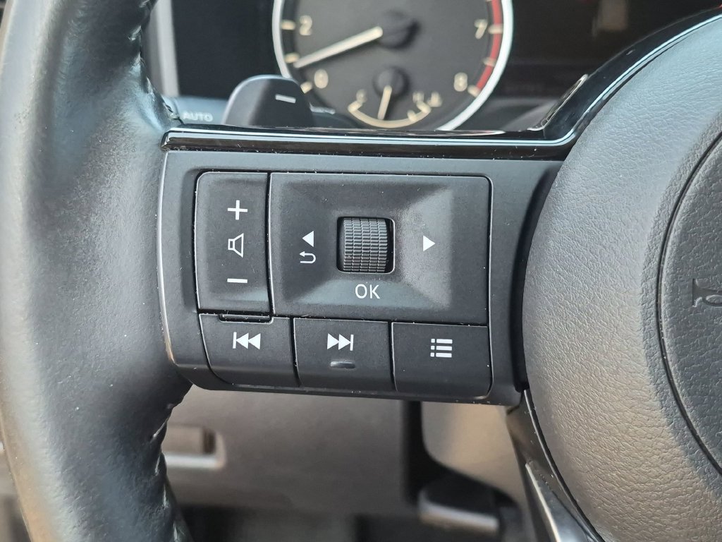 Used 2021 Gray Nissan SV image 23