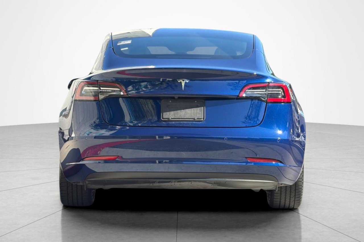 Used 2021  Tesla Standard Range Plus image 4