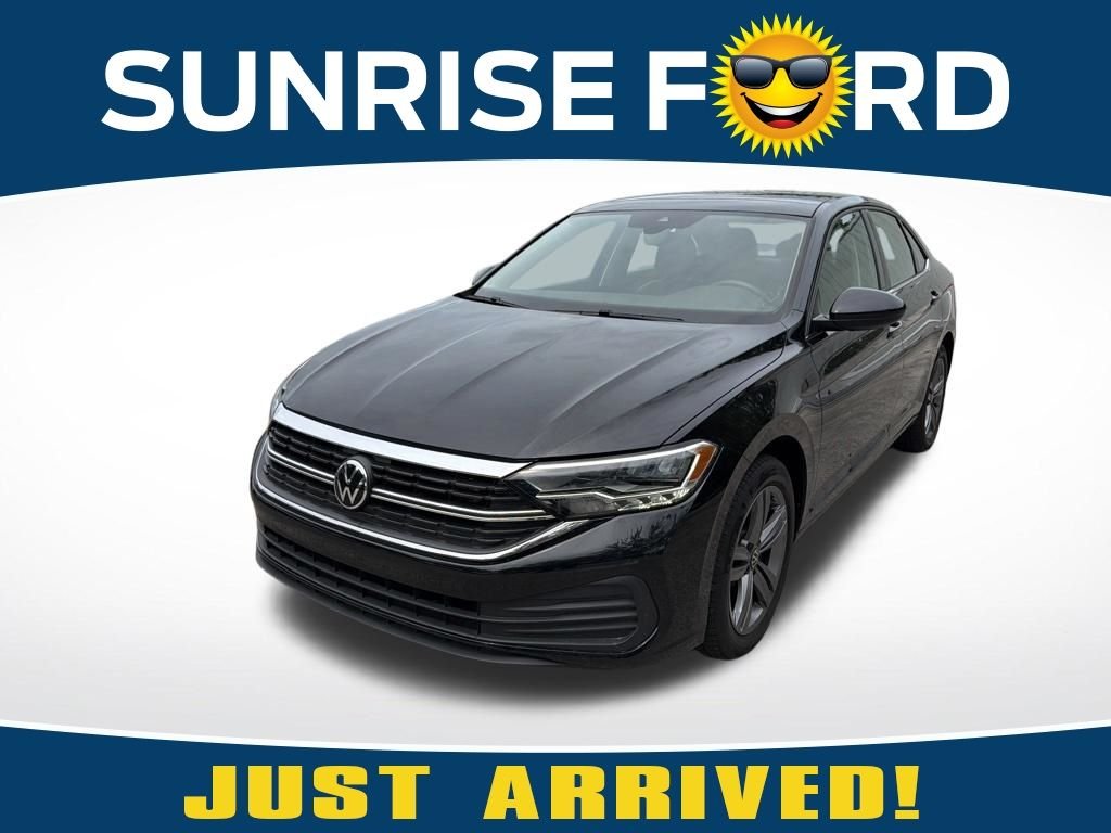 Certified Used 2023 Black Volkswagen 1.5T SE image 1