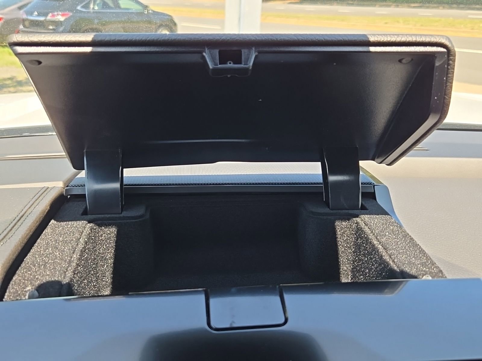 2026 GMC Yukon XL Denali - Photo 45