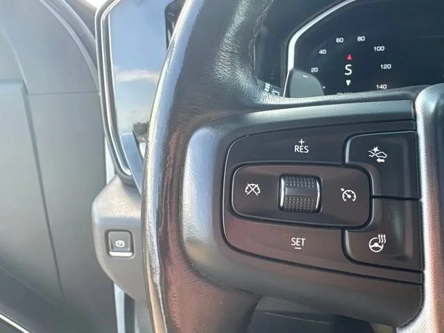 Used 2022 SUMMIT WHITE GMC Elevation image 19