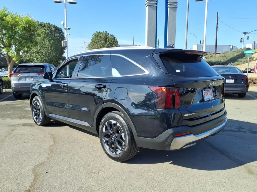 Used 2024 Black Kia S image 6
