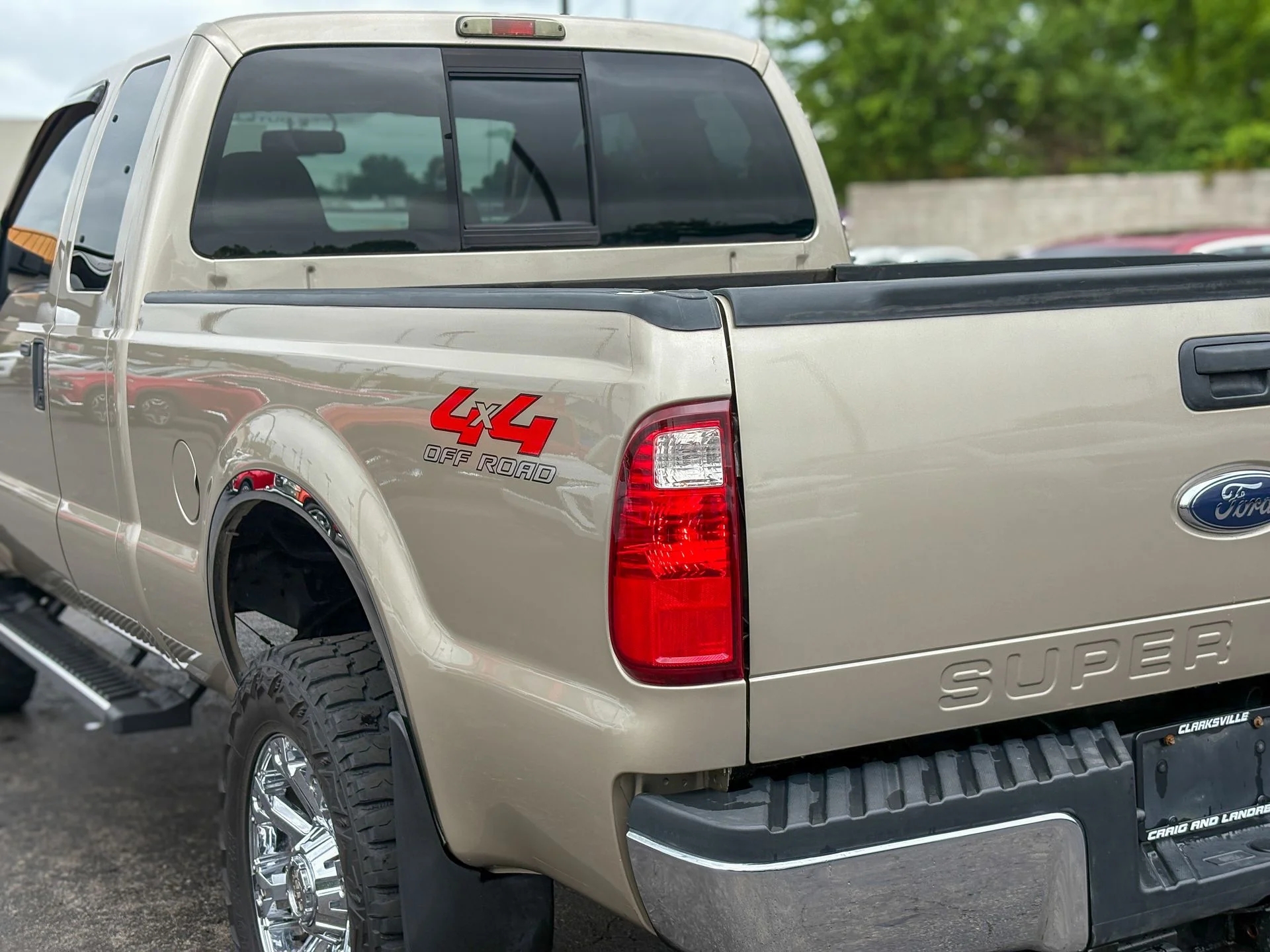 Used 2008 Gold Ford Lariat image 15