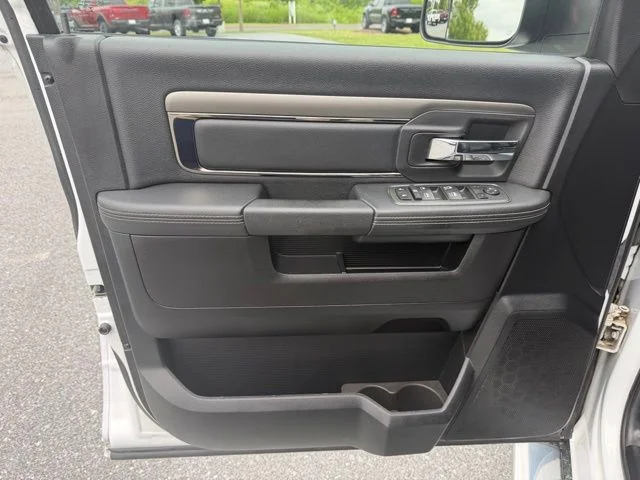 Used 2014 White Ram Sport image 11