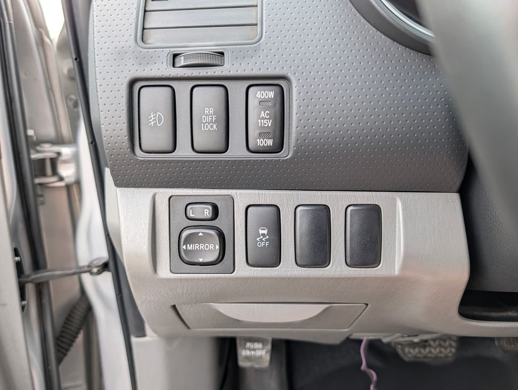 Used 2011 Silver Toyota PreRunner image 28