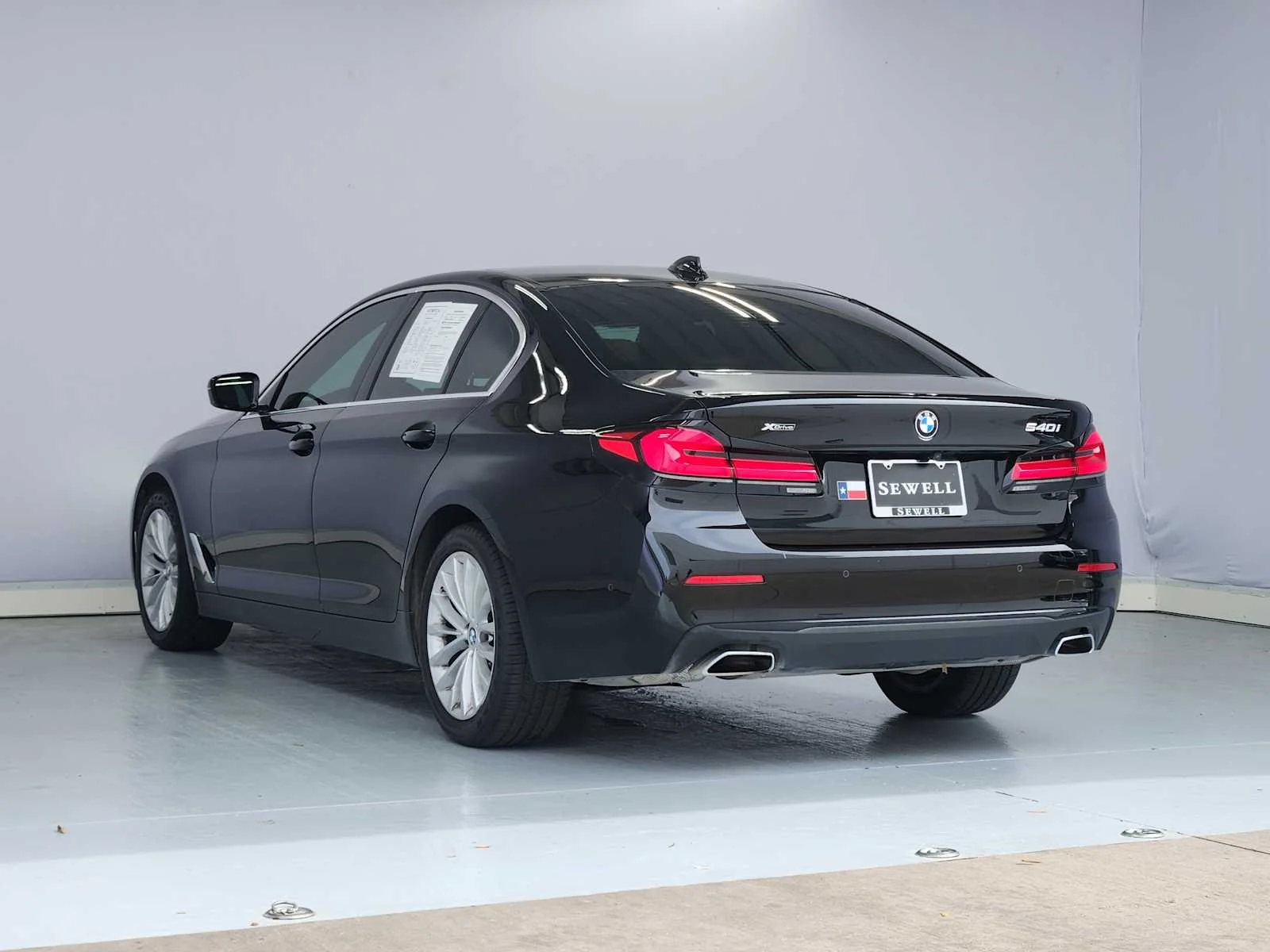 Used 2021 Jet Black BMW 540i xDrive image 3