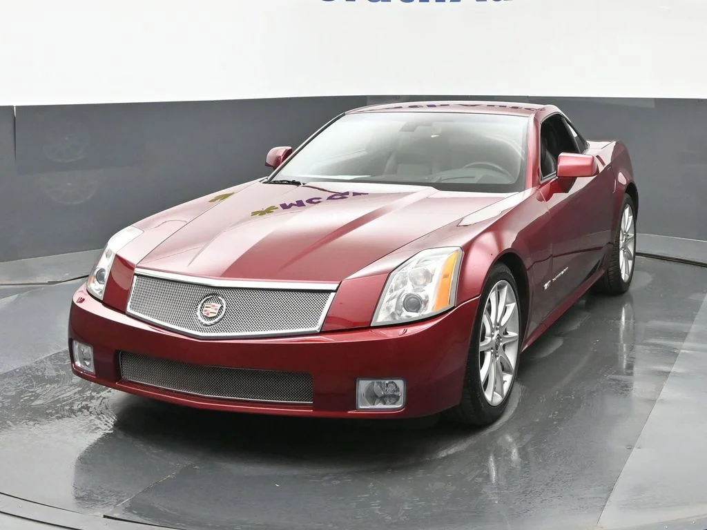 Used 2007 Red Cadillac Base image 19