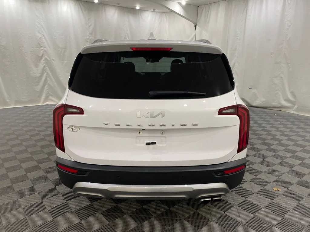 Used 2022 Glacial White Pearl Kia EX image 6