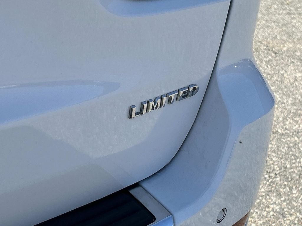 Used 2019 White Jeep Limited image 14
