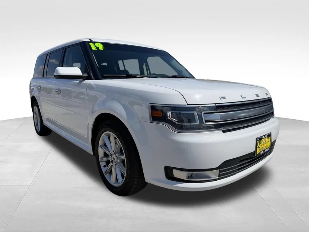 Used 2019 White Ford Limited image 7