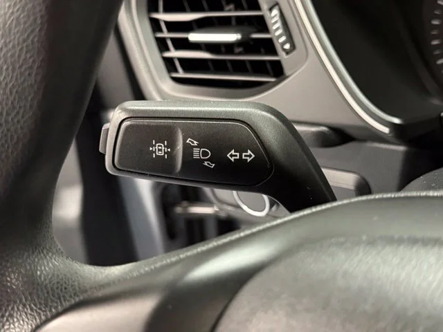 Used 2021 Silver Ford SE image 18