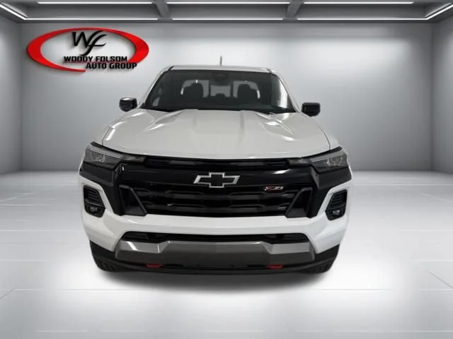 New 2026 Summit White Chevrolet Z71 image 2