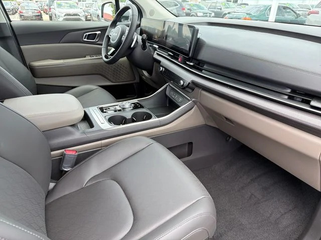 New 2026 White Kia EX image 21