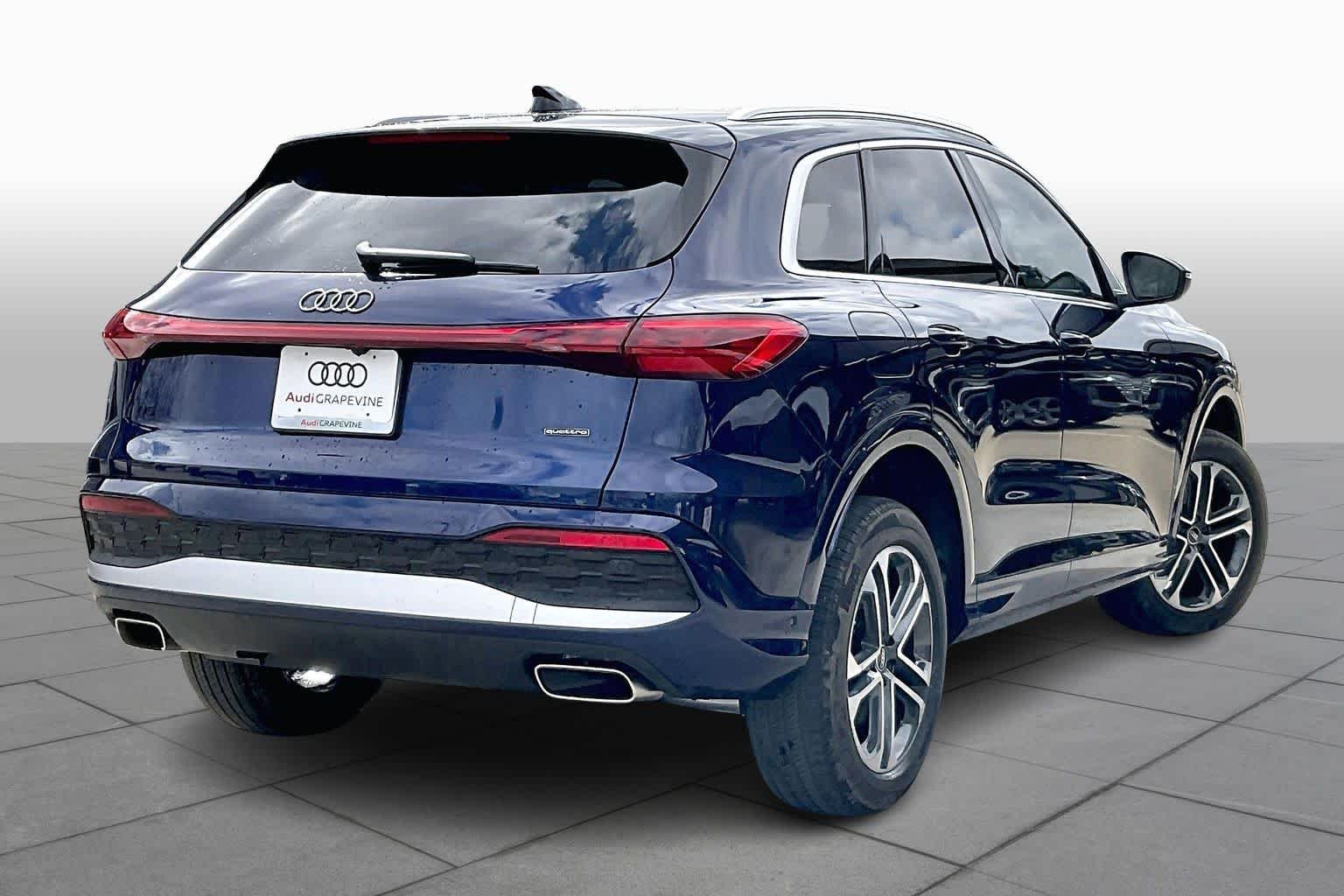 Used 2025 Navarra Blue Metallic Audi Premium image 11