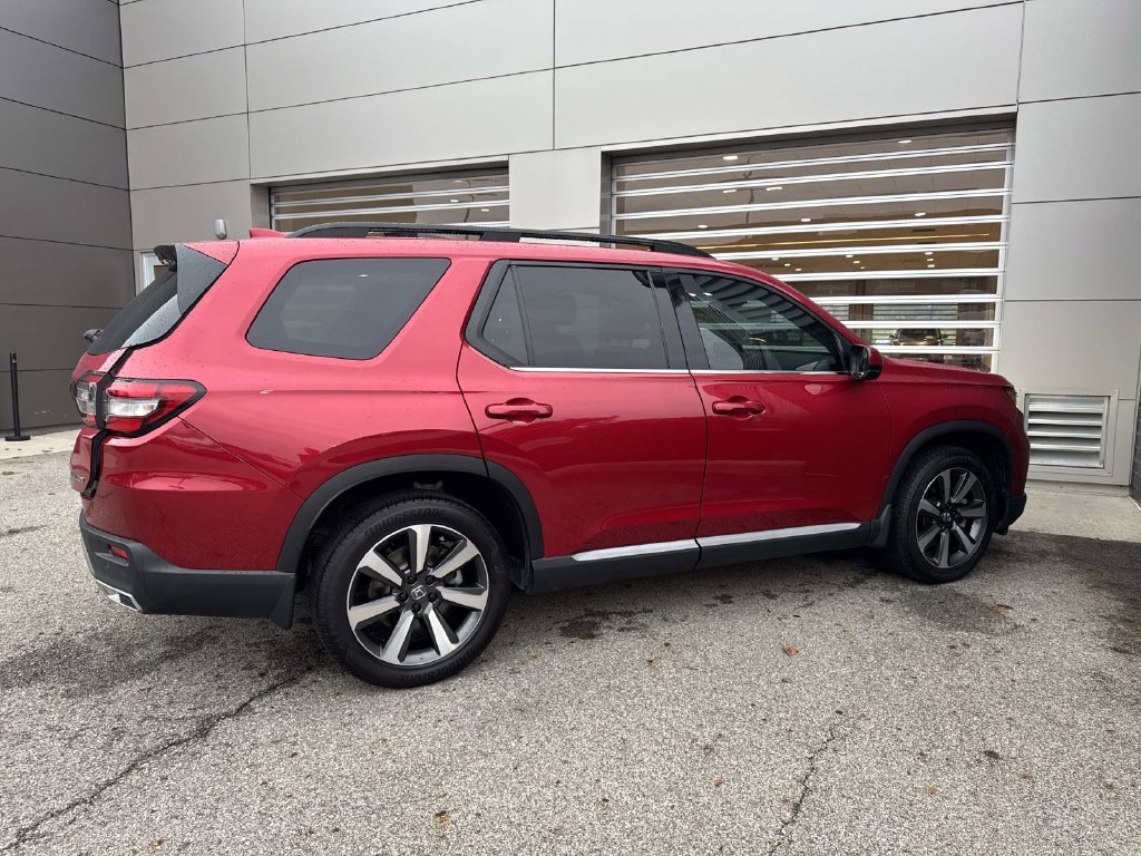 Used 2025 Red Honda Touring image 7
