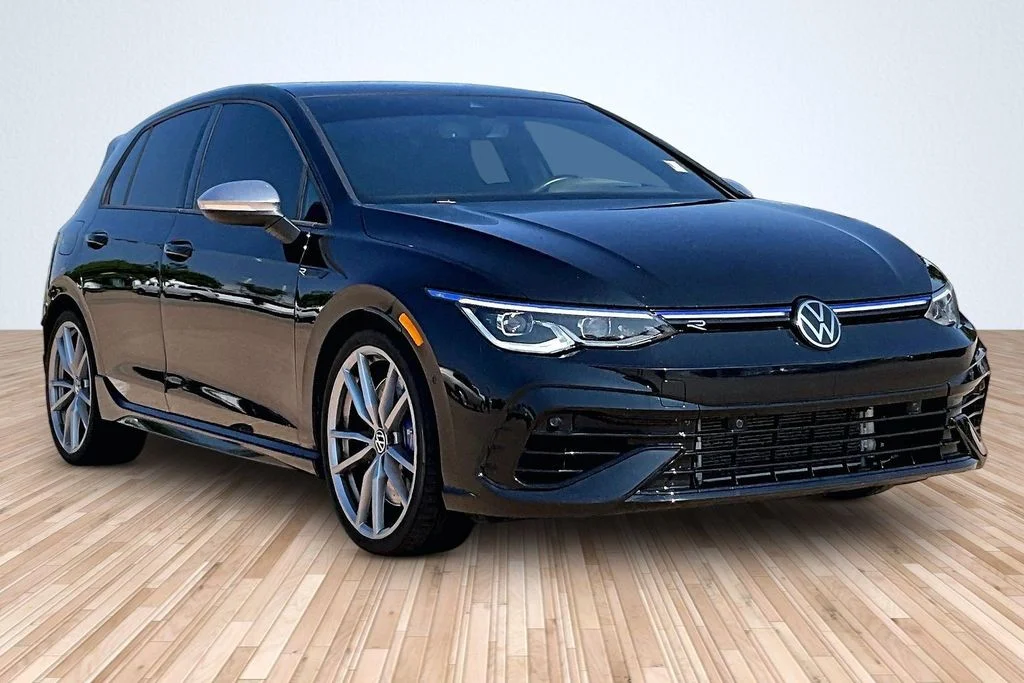 Used 2024  Volkswagen 2.0T image 9
