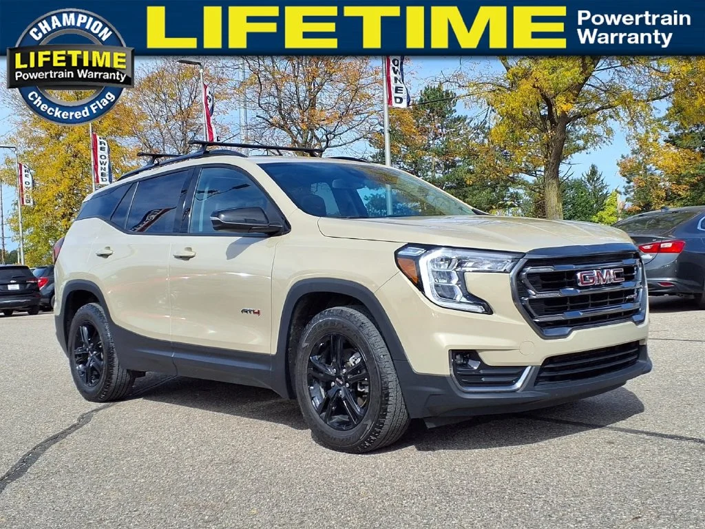 Used 2022  GMC AT4 image 3